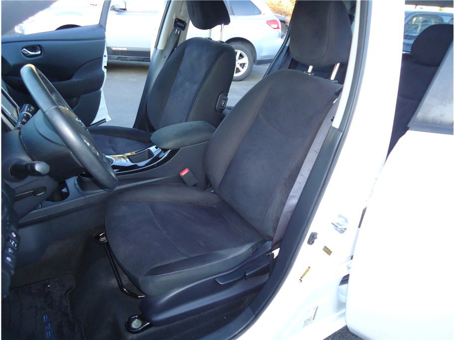 Used 2015 Nissan Leaf SV w/ LED & Quick Charge Package FWD image 10
