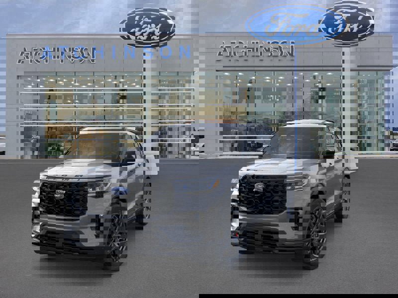 Used 2025 Ford Explorer ST-Line image 2