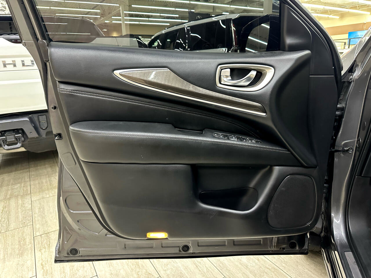 Used 2018 INFINITI QX60 Luxe image 18