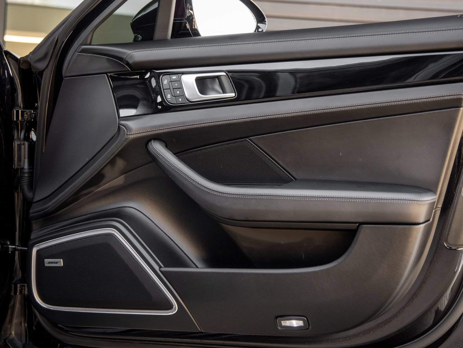 Certified 2023 Porsche Panamera 4S AWD/4WD image 43