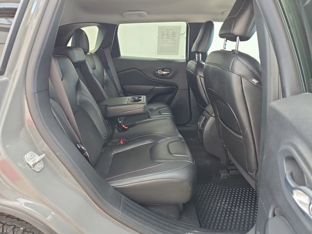 Used 2019 Jeep Cherokee Trailhawk w/ Cold Weather Group image 33