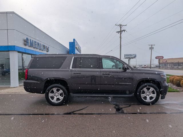 Used 2016 Chevrolet Suburban LT w/ Luxury Package image 3
