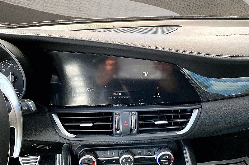 Used 2019 Alfa Romeo Giulia Ti RWD image 19