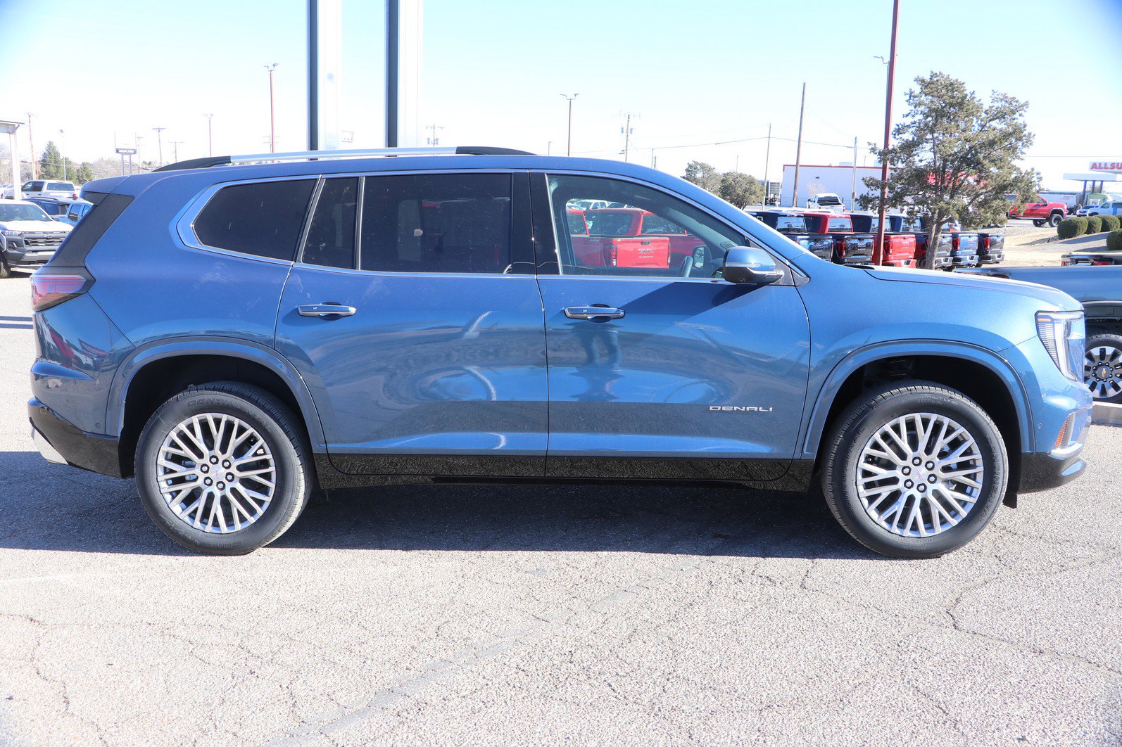 New 2026 GMC Acadia Denali w/ Super Cruise Package image 8