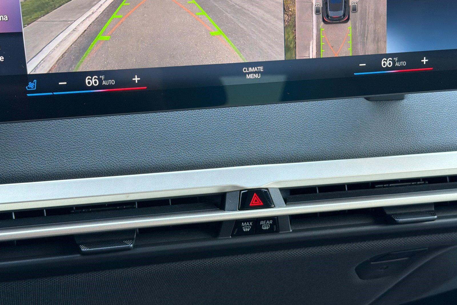 Used 2023 BMW iX xDrive50 w/ Premium Package image 25