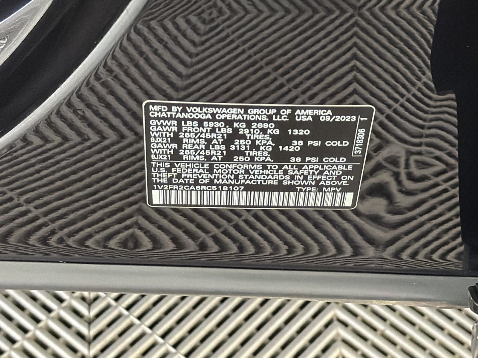 Used 2024 Volkswagen Atlas SEL Premium R-Line AWD/4WD image 30