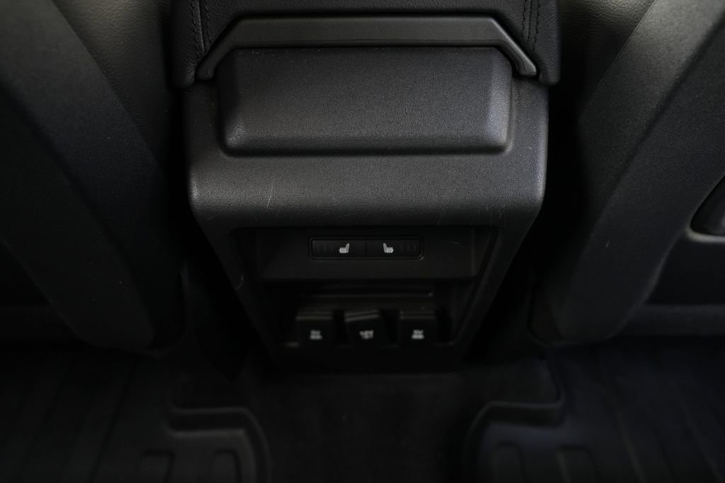 Used 2019 Land Rover Discovery Sport SE AWD/4WD image 38