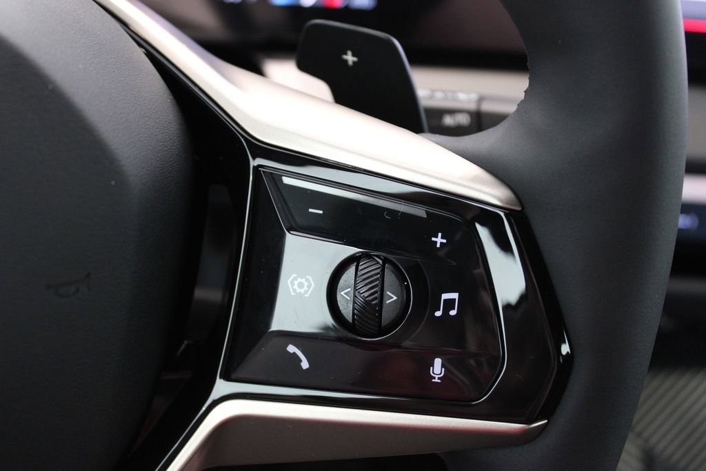 Used 2025 BMW X3 xDrive30i w/ Convenience Package image 32