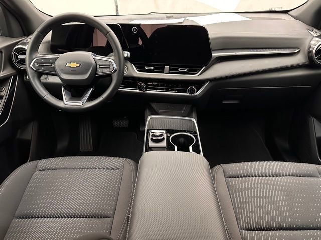 Used 2026 Chevrolet Equinox LT FWD image 7