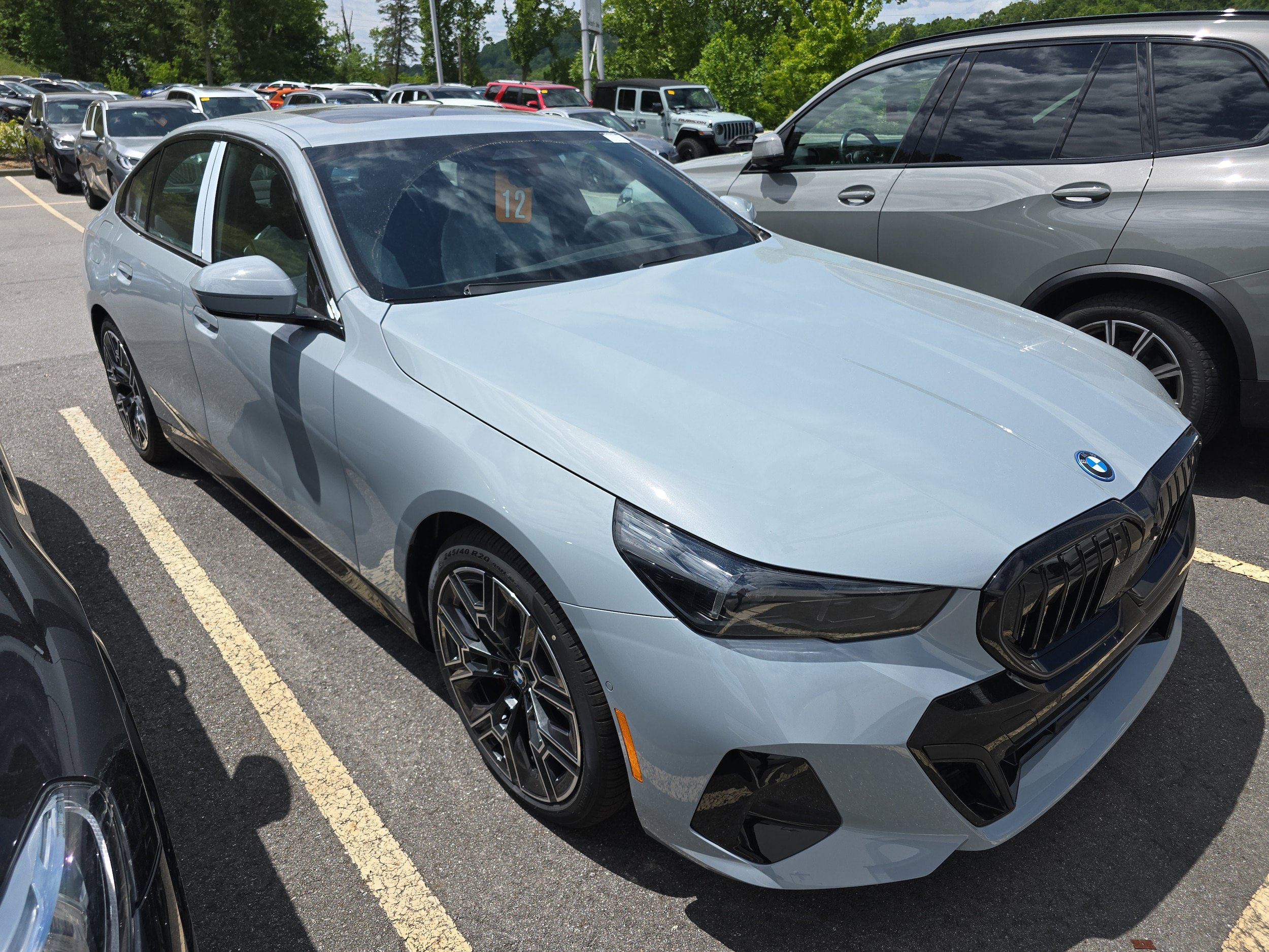New 2027 BMW i5 xDrive40 AWD/4WD image 1