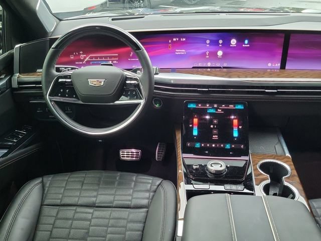 Certified 2026 Cadillac Escalade Platinum Sport w/ LPO, ONYX Package AWD/4WD image 18