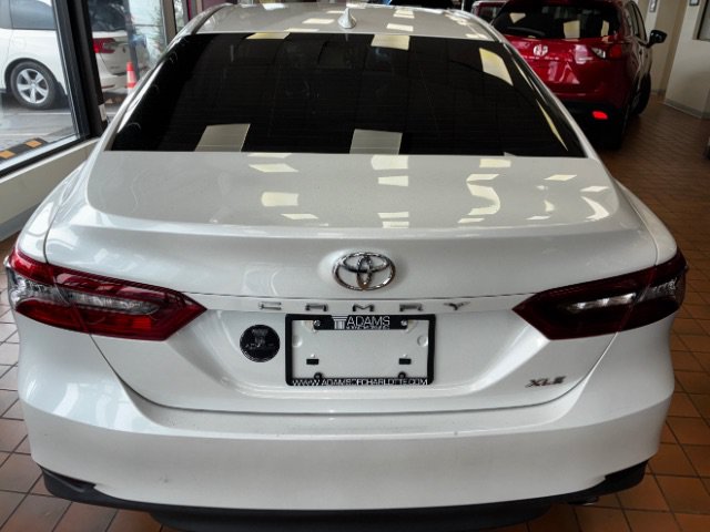 Used 2022 Toyota Camry XLE FWD image 11