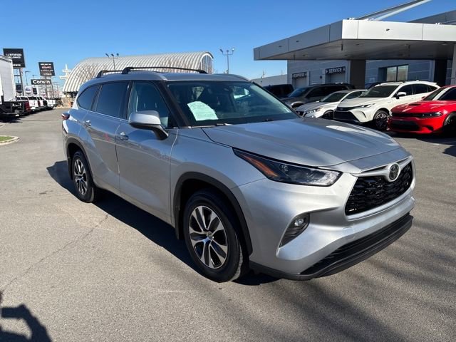 Used 2022 Toyota Highlander XLE image 8