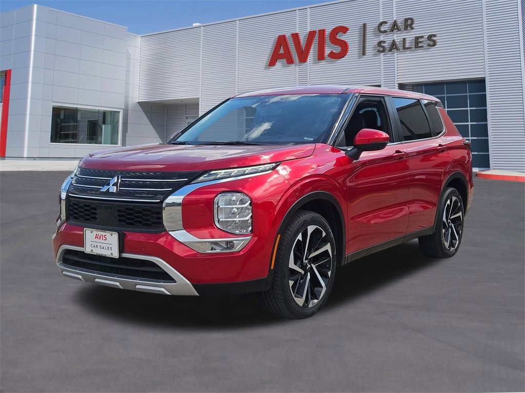 Used 2024 Mitsubishi Outlander SE