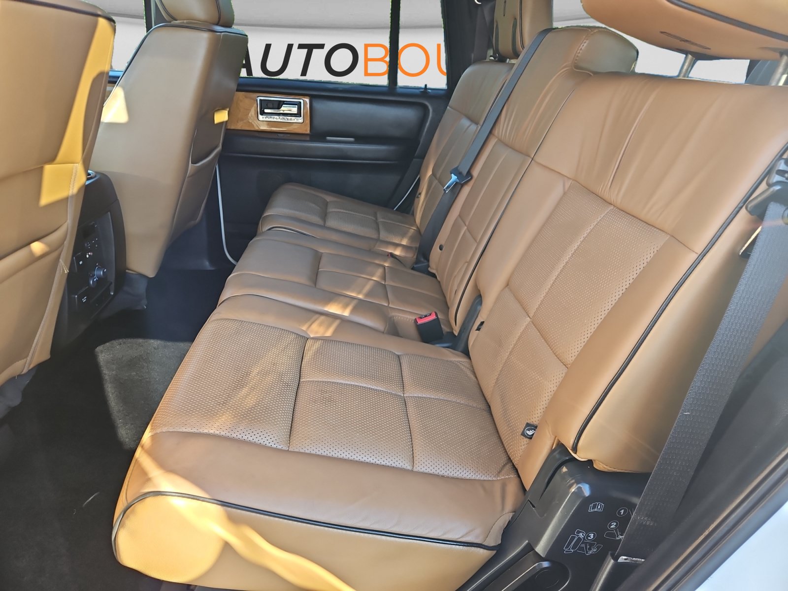 Used 2013 Lincoln Navigator 2WD image 14