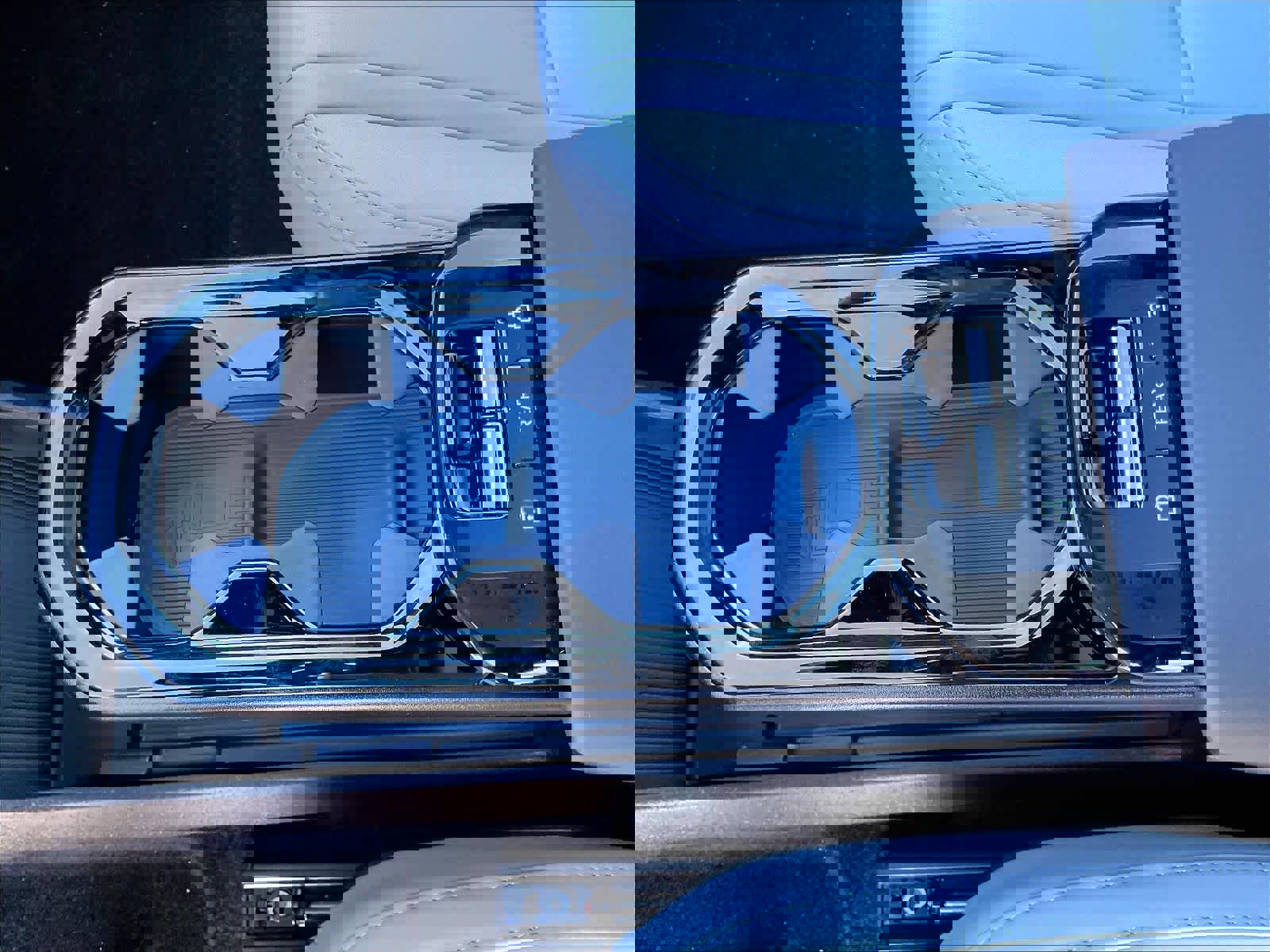 New 2025 Volvo EX30 Ultra w/ Protection Package Premier image 10