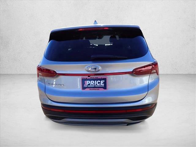 Used 2023 Hyundai Santa Fe SE image 2