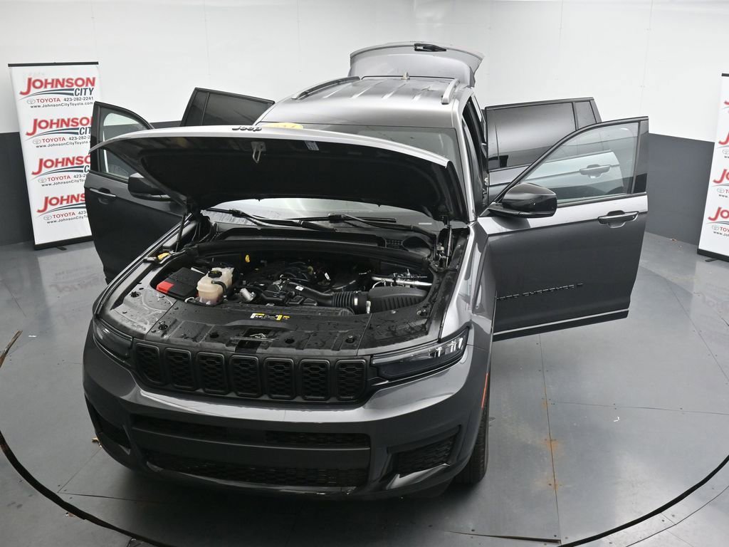 Used 2024 Jeep Grand Cherokee L Laredo AWD/4WD image 43