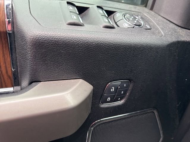 Used 2017 Ford F150 Lariat image 13