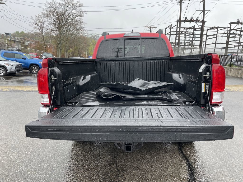 Used 2016 Toyota Tacoma SR5 w/ SR5 Appearance Package (SN) AWD/4WD image 13