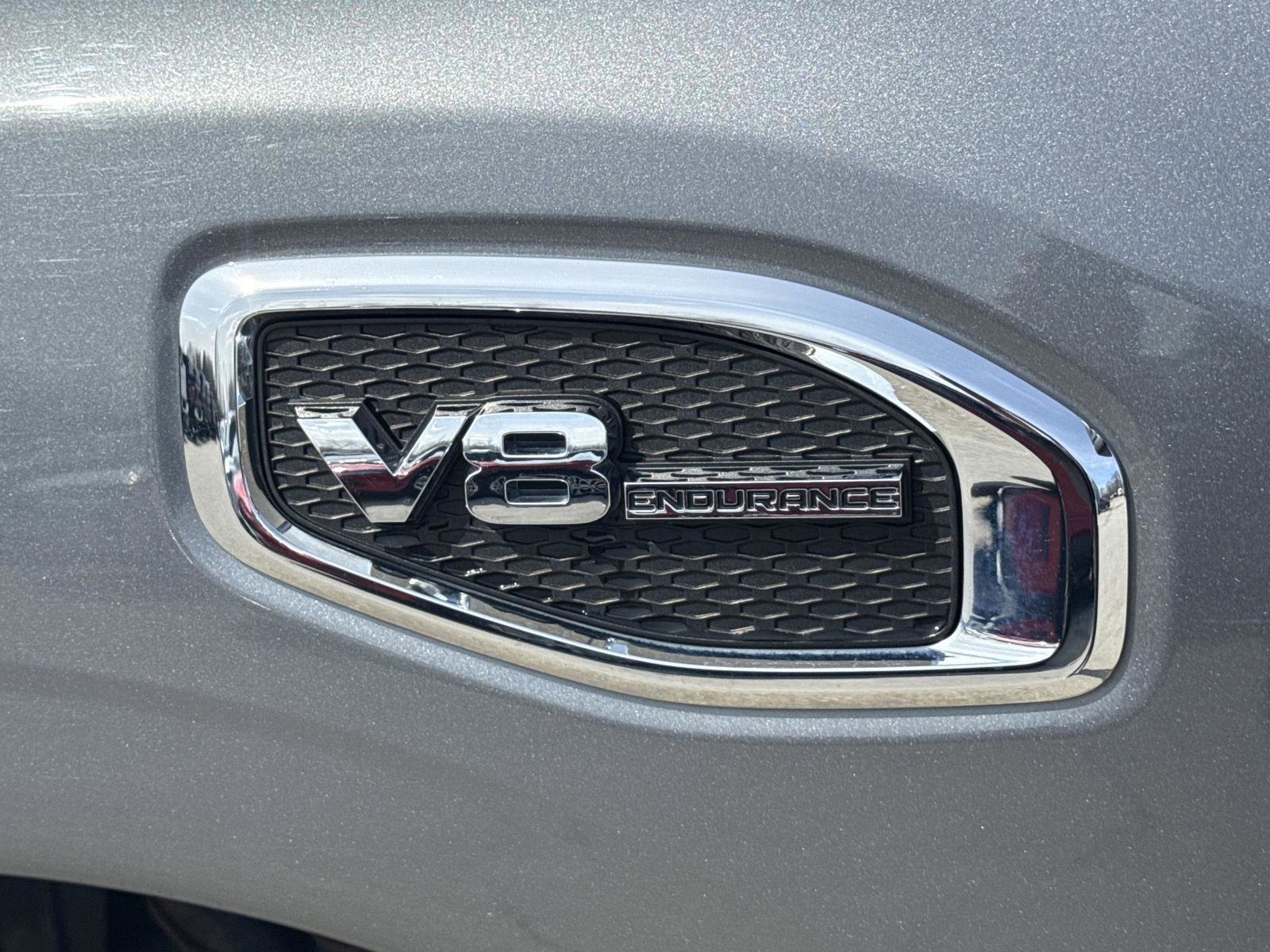 Used 2019 Nissan Titan SV w/ SV Convenience Package image 4