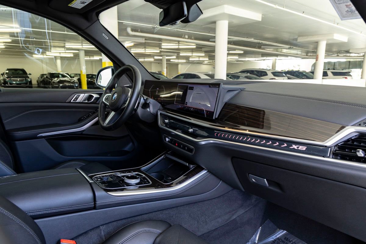 Certified 2024 BMW X5 xDrive40i w/ Executive Package image 28