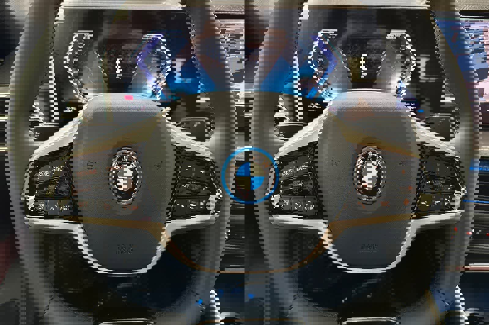 Used 2025 BMW i4 xDrive40i w/ Premium Package image 23