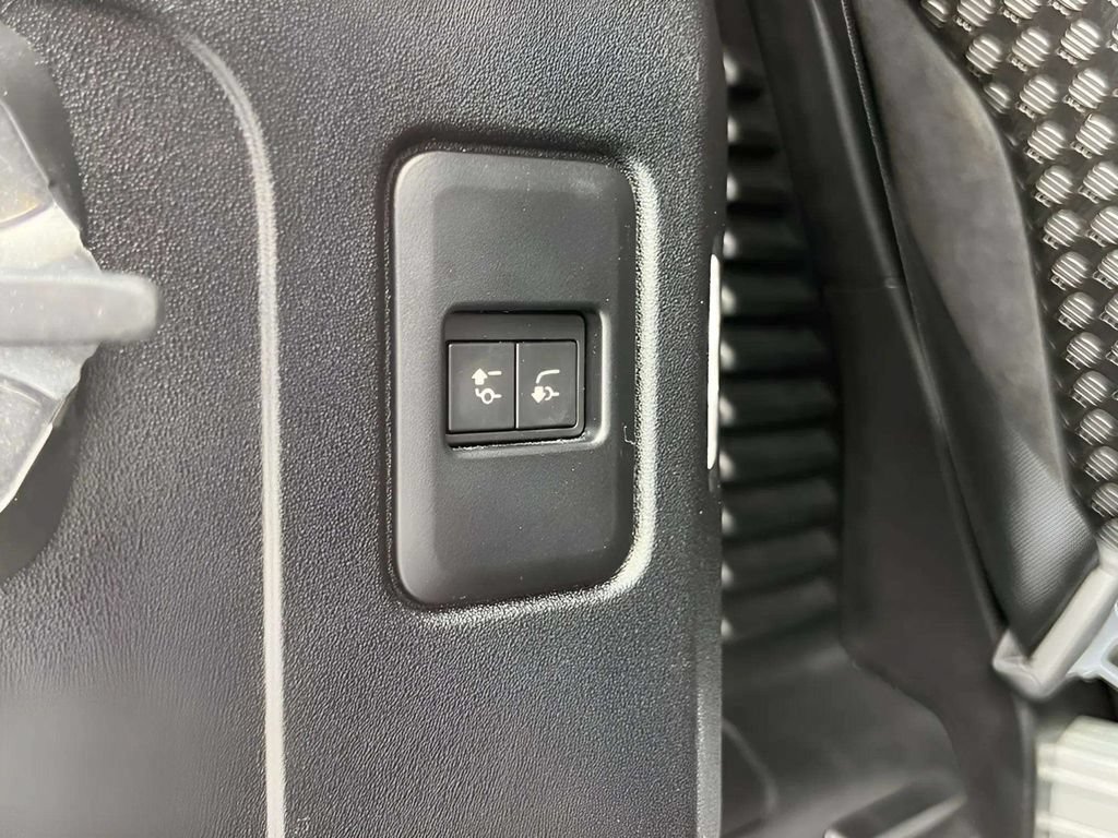 Used 2021 Land Rover Defender 90 S AWD/4WD image 11