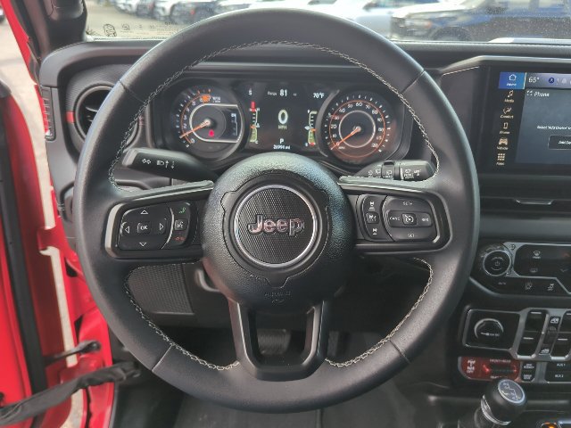Used 2025 Jeep Wrangler Unlimited Rubicon AWD/4WD image 11