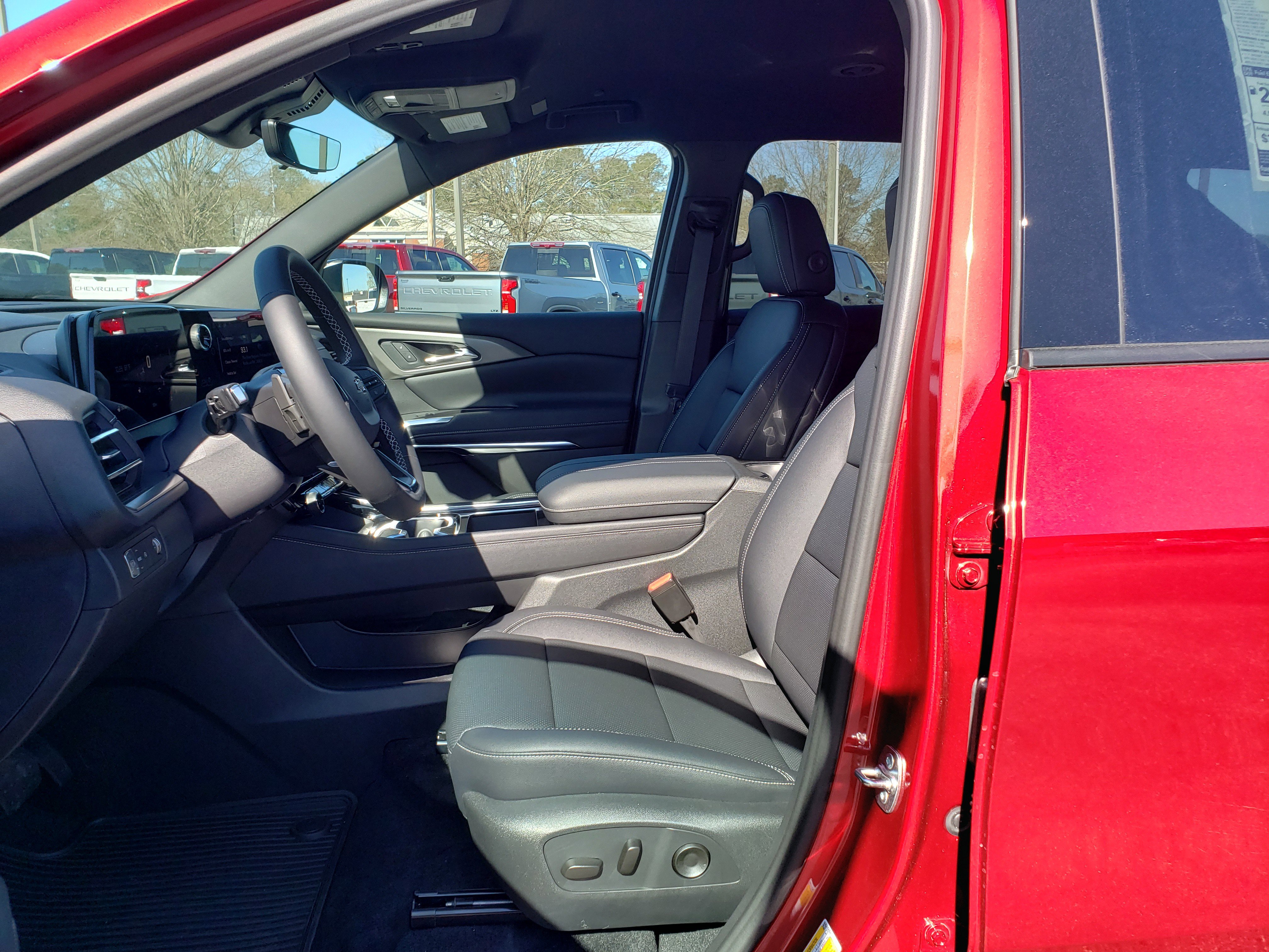 New 2026 Chevrolet Traverse LT w/ Midnight/Sport Edition image 27