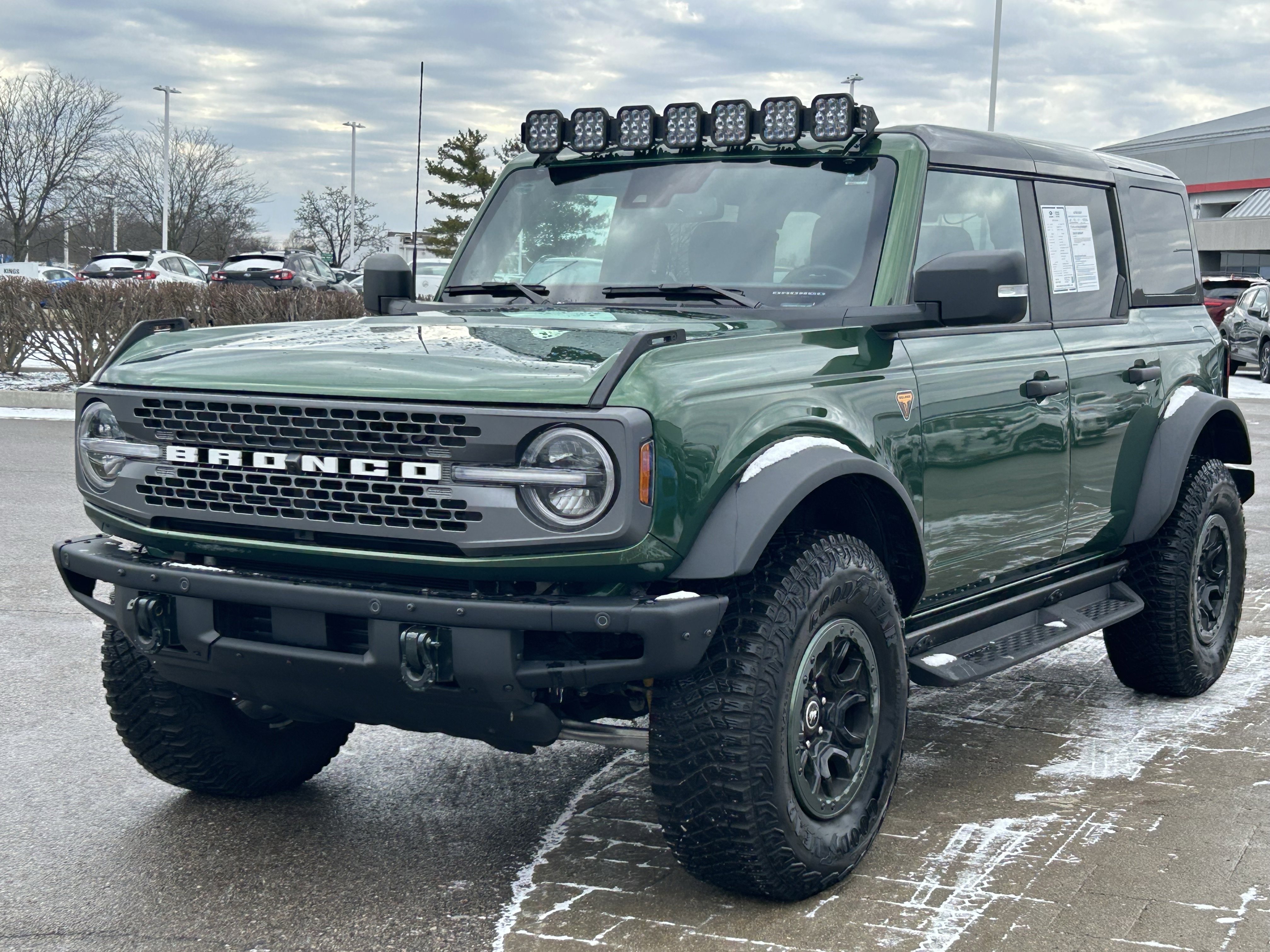 Used 2024 Ford Bronco Badlands image 3