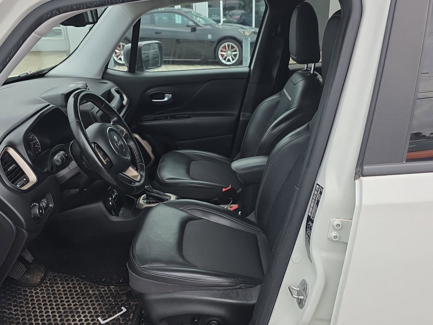 Used 2017 Jeep Renegade Trailhawk AWD/4WD image 11