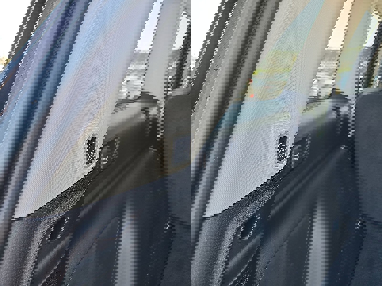 Used 2023 Jeep Grand Cherokee 4WD 4xe image 14