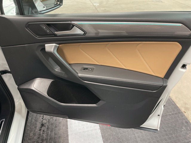 Certified 2024 Volkswagen Tiguan SE R-Line AWD/4WD image 3