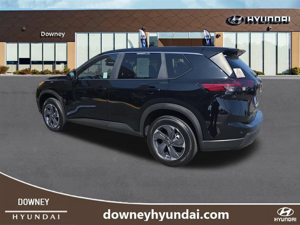 Used 2025 Nissan Rogue SV FWD image 3