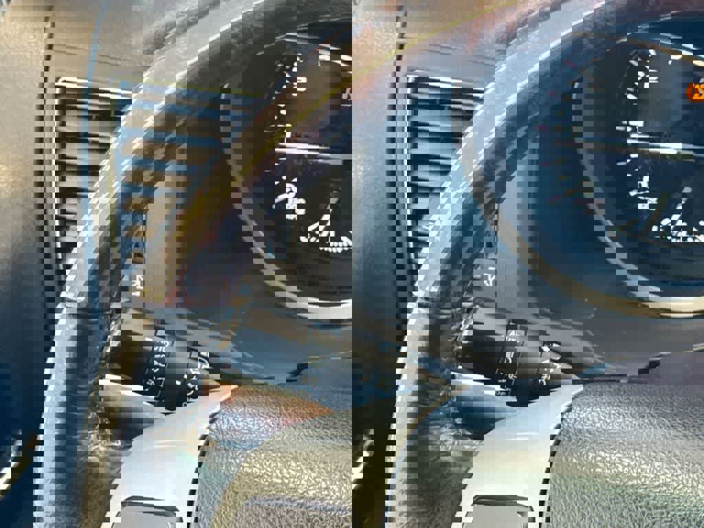 Used 2015 Toyota Land Cruiser image 30