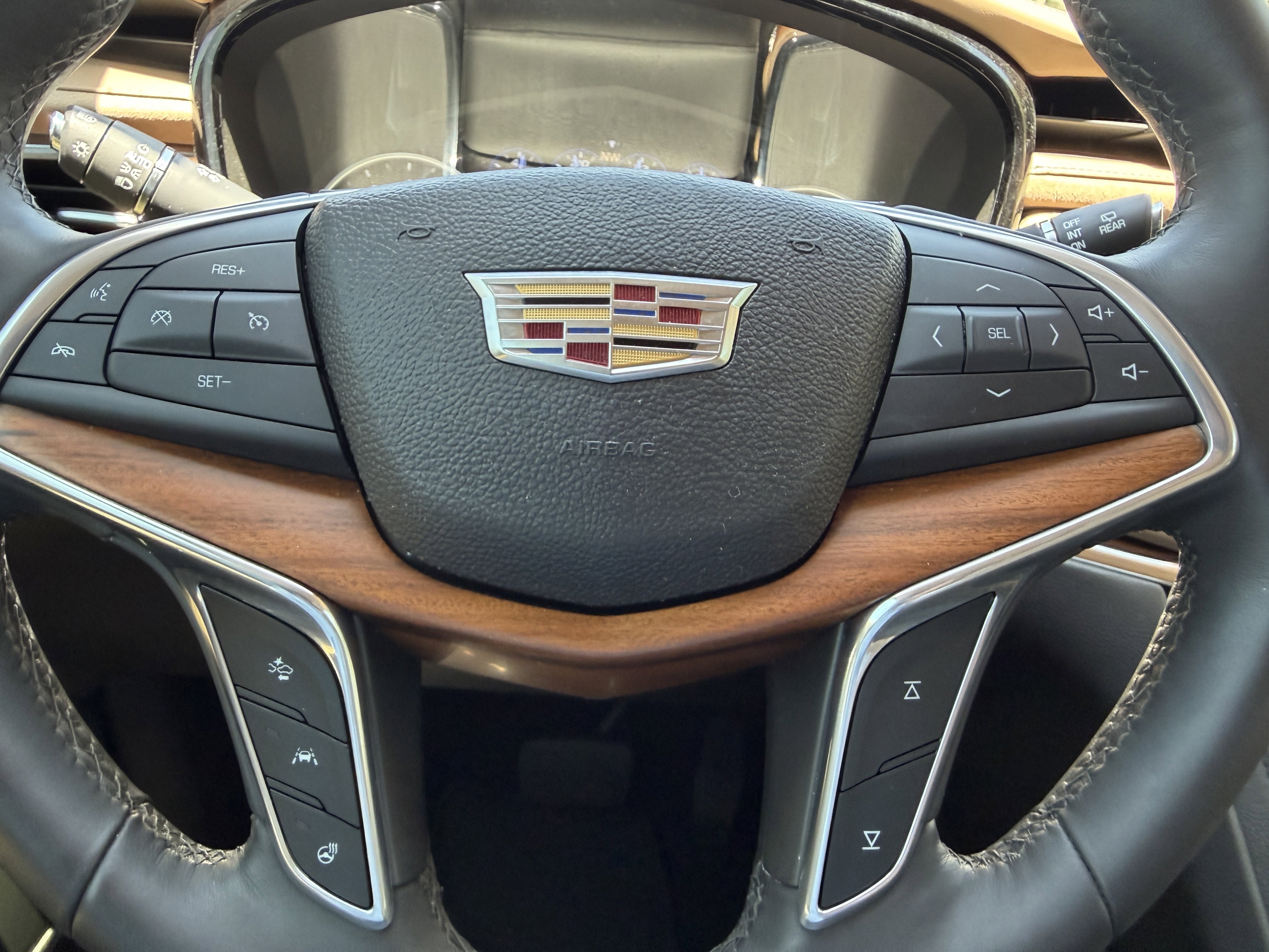 Used 2017 Cadillac XT5 Platinum AWD/4WD image 28