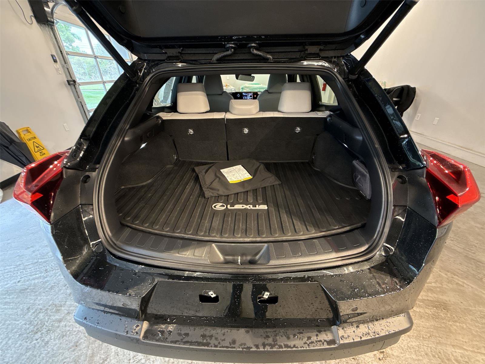 Used 2021 Lexus UX 250h w/ Premium Package AWD/4WD image 20