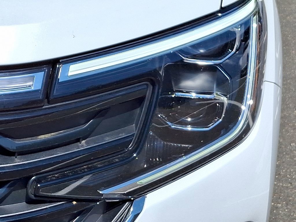 Certified 2025 Volkswagen Atlas Cross Sport SEL Premium R-Line AWD/4WD image 9