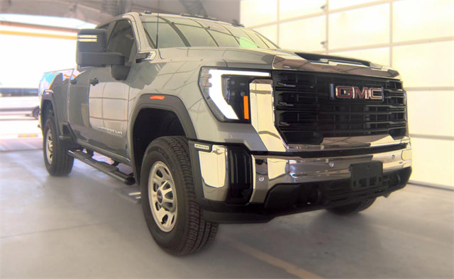 Used 2025 GMC Sierra 2500 Pro w/ 1SA Pro Safety Plus Package AWD/4WD image 4