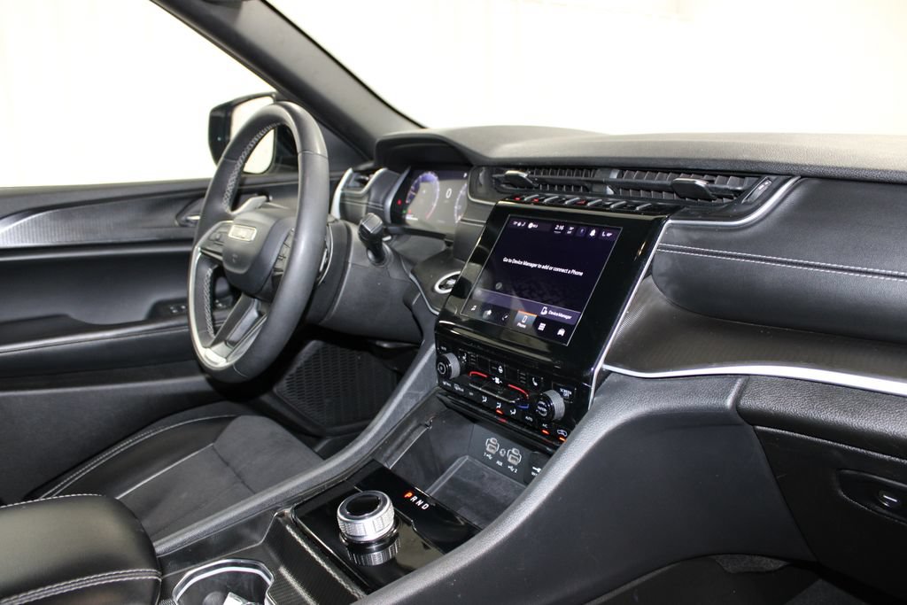 Used 2024 Jeep Grand Cherokee Altitude AWD/4WD image 34