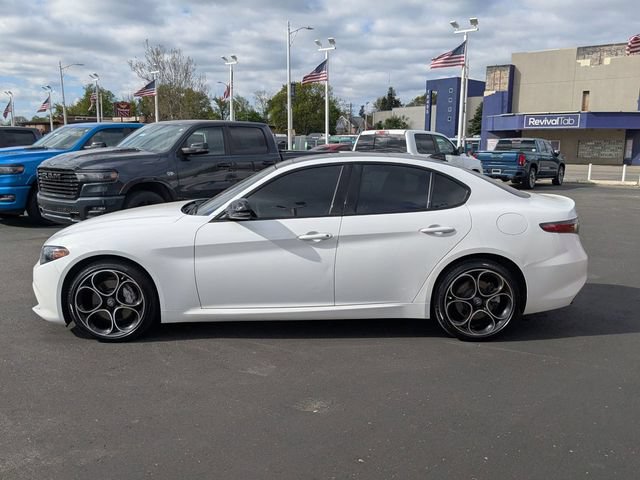 Used 2025 Alfa Romeo Giulia AWD image 3