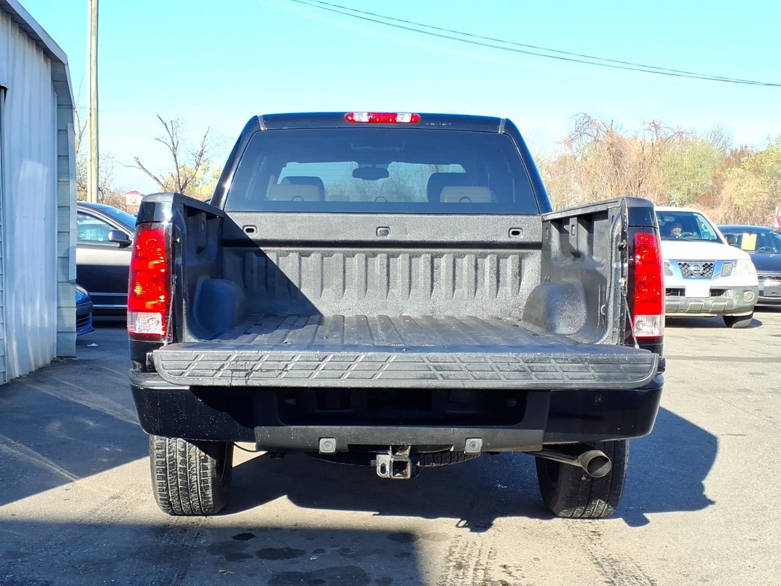 Used 2011 GMC Sierra 1500 Denali image 5