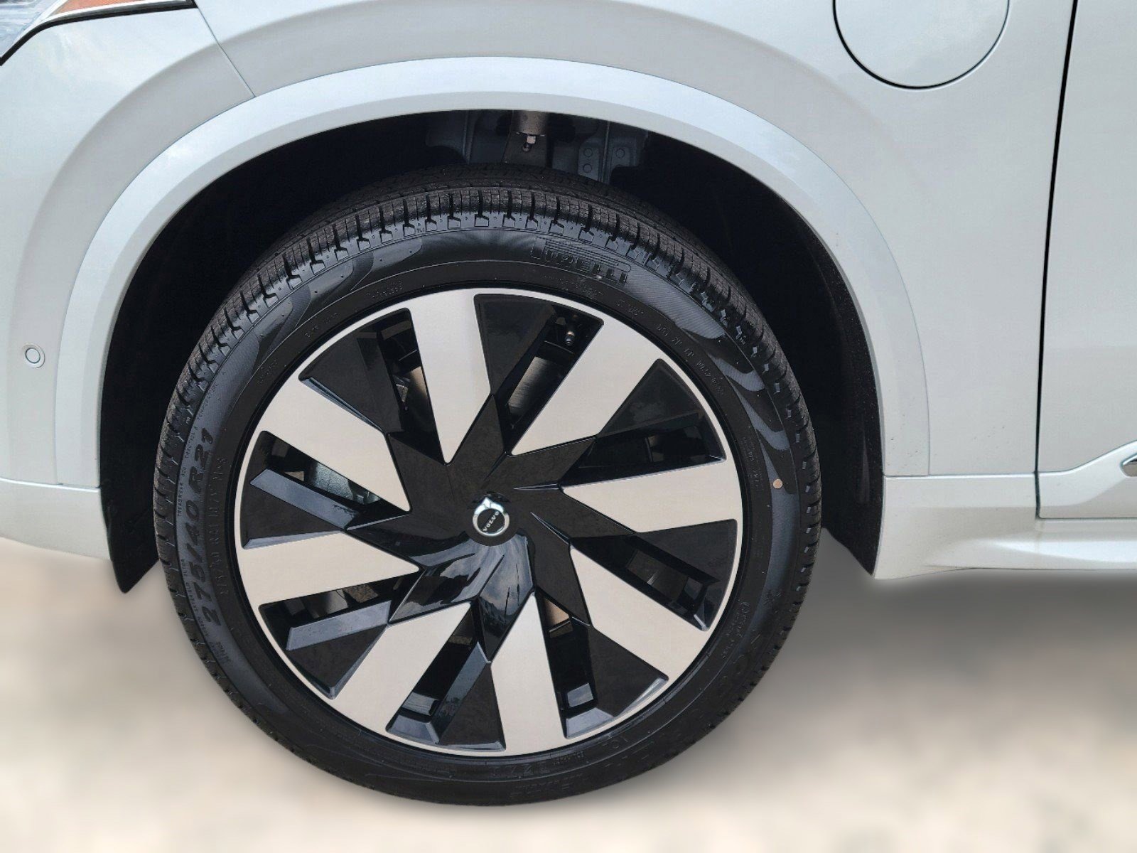 New 2024 Volvo XC90 T8 Plus w/ Protection Package Premier image 26