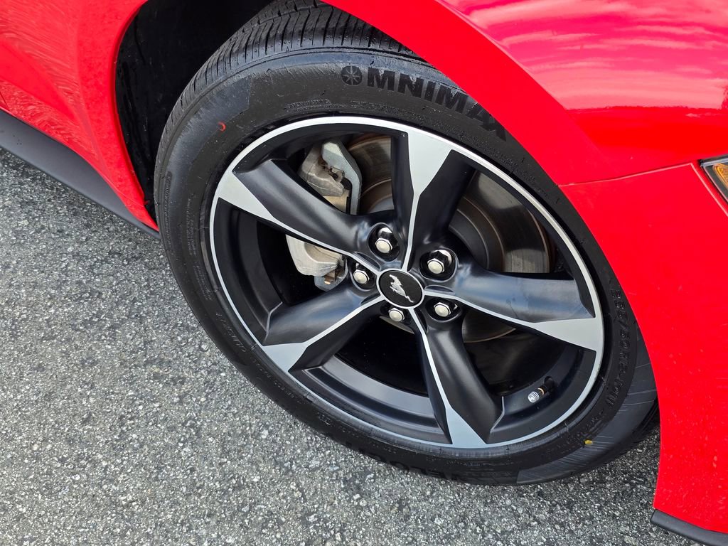 Used 2020 Ford Mustang Convertible image 24