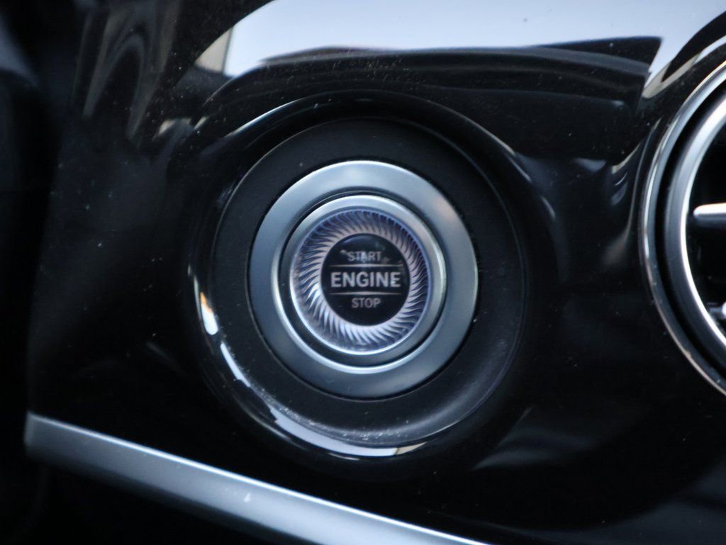 Used 2019 Mercedes-Benz Maybach S 560 4MATIC image 32