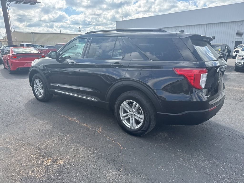 Used 2021 Ford Explorer XLT image 12