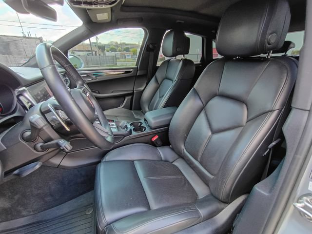 Used 2022 Porsche Macan AWD/4WD image 34