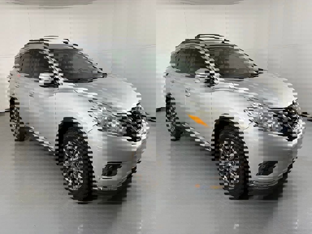 Used 2016 Nissan Murano SV image 2