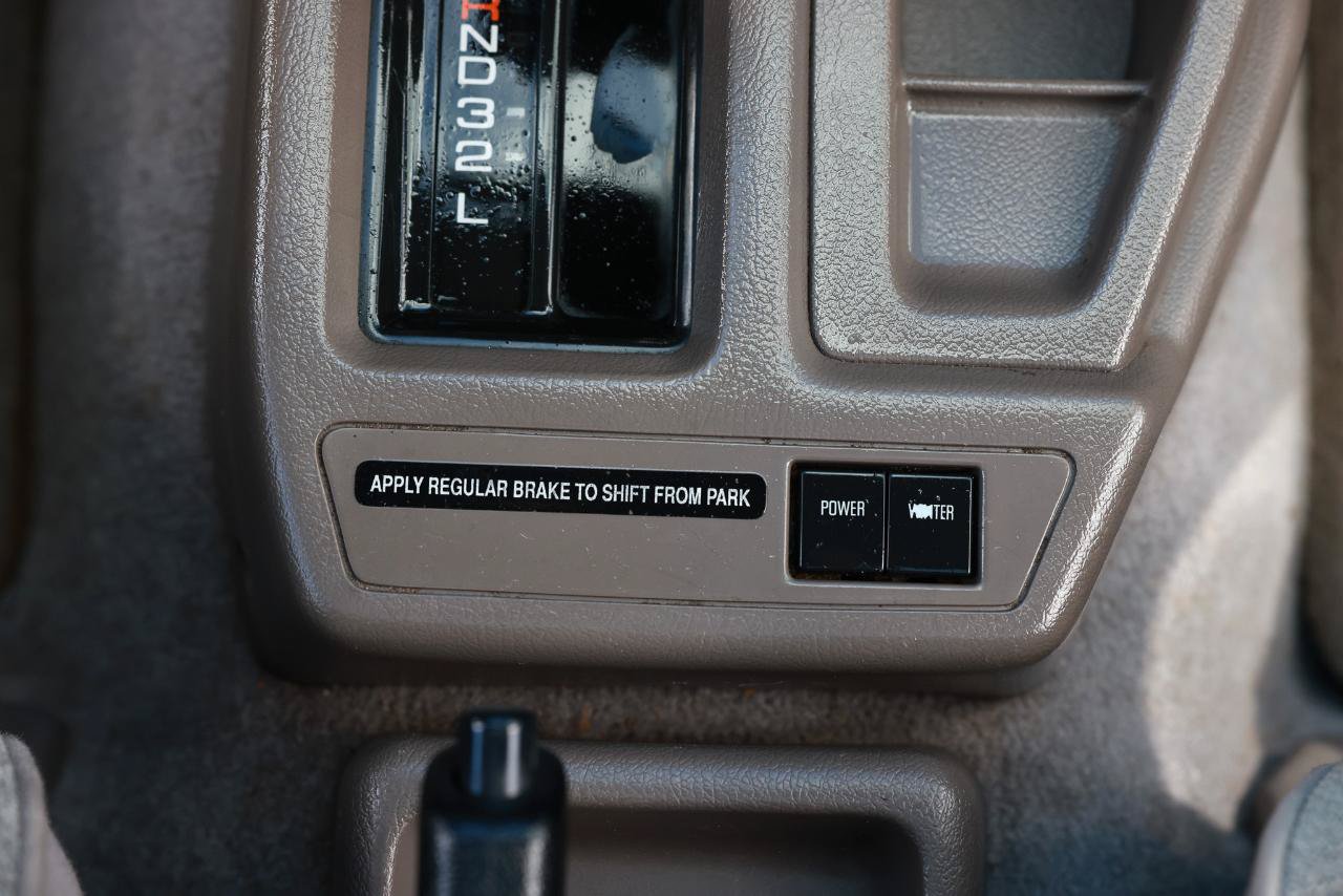 Used 1994 Isuzu Rodeo LS RWD image 40